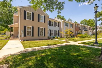 35 Byrnes Ln East, Sayreville Boro, NJ 08872 - Photo 2