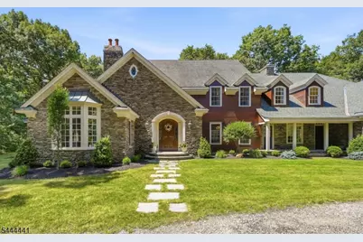 176 Rockburn Pass, West Milford, NJ 07480 - Photo 2