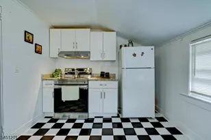 275 Greylock Pkwy, Belleville, NJ 07109 - Photo 34