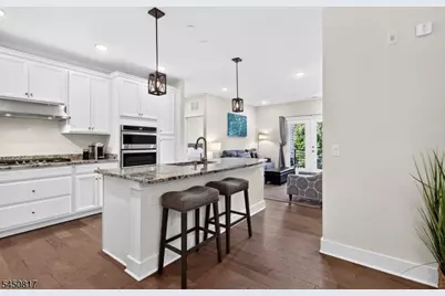 1 Vanderbilt Blvd #303, Florham Park, NJ 07932 - Photo 6