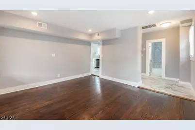 22 Comfort Pl, Clifton, NJ 07011 - Photo 8
