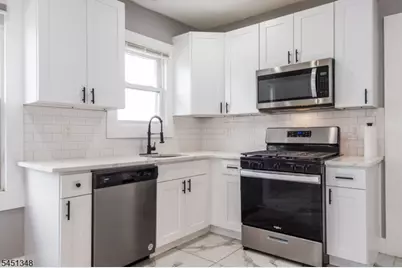22 Comfort Pl, Clifton, NJ 07011 - Photo 6