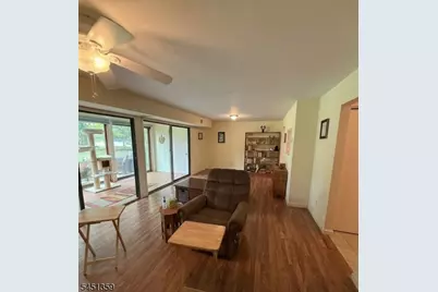 32 Dickinson Ct, Middletown Twp., NJ 07701 - Photo 6