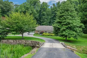 112 E Valley Brook Rd, Washington Township, NJ 07853 - Photo 2