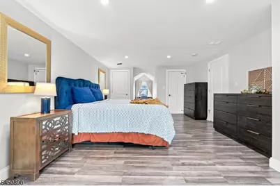 1305 E Henry St, Linden, NJ 07036 - Photo 24