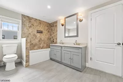 1305 E Henry St, Linden, NJ 07036 - Photo 32