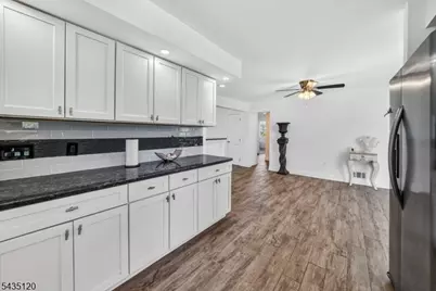 840 Lopatcong St, Belvidere, NJ 07823 - Photo 18