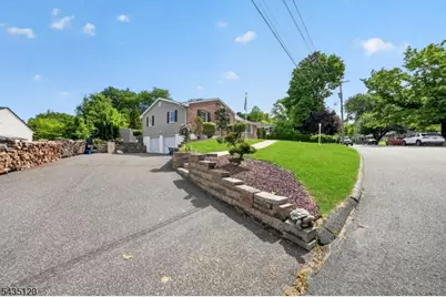 840 Lopatcong St, Belvidere, NJ 07823 - Photo 4