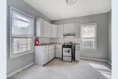 54 N 4th St, Paterson, NJ 07522 - Photo 18