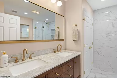 400 Manchester Dr, Nutley, NJ 07110 - Photo 14