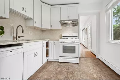 18 Manor Rd, Livingston, NJ 07039 - Photo 14