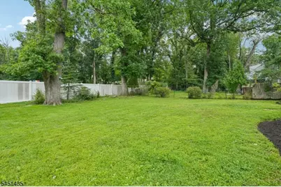 18 Manor Rd, Livingston, NJ 07039 - Photo 28