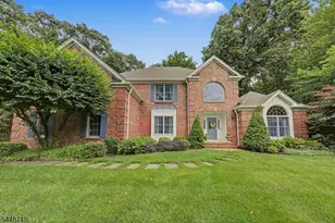 7 Melissa Dr, Denville, NJ 07834 - Photo 2