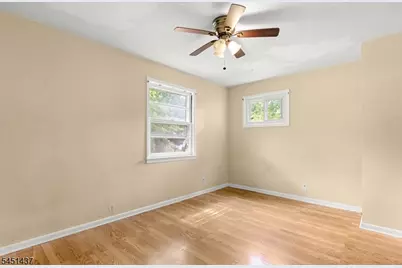 29 Devonshire Ter, West Orange Township, NJ 07052 - Photo 16