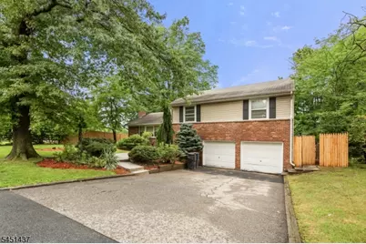29 Devonshire Ter, West Orange Township, NJ 07052 - Photo 2