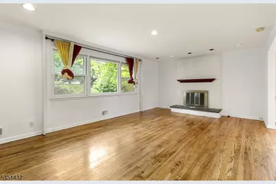 29 Devonshire Ter, West Orange Township, NJ 07052 - Photo 6