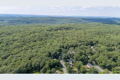 782 Brooklyn Mountain Rd, Hopatcong, NJ 07843 - Photo 8
