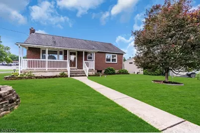 602 Pennsylvania Ave, Pohatcong Township, NJ 08865 - Photo 2