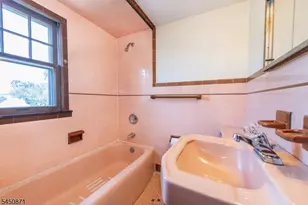 135 W Colfax Ave, Roselle Park, NJ 07204 - Photo 16