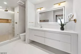 100 Carlyle Dr, Cliffside Park, NJ 07072 - Photo 36