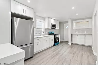 75 Clinton Pl, Hackensack, NJ 07601 - Photo 10