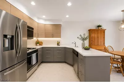 22 Village Green Ct, South Orange Village Twp., NJ 07079 - Photo 14