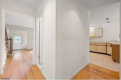 22 Village Green Ct, South Orange Village Twp., NJ 07079 - Photo 10