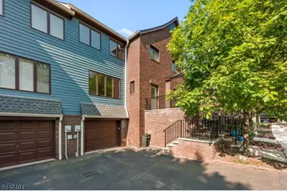 22 Village Green Ct, South Orange Village Twp., NJ 07079 - Photo 2