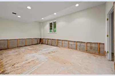 22 Village Green Ct, South Orange Village Twp., NJ 07079 - Photo 38