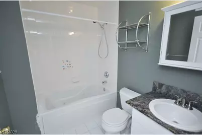 370 Summerhill Dr, Parsippany, NJ 07950 - Photo 12