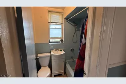 566 Morris St #1, Orange, NJ 07050 - Photo 6