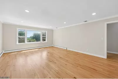 33 Lotz Ave, North Haledon, NJ 07508 - Photo 6