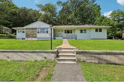33 Lotz Ave, North Haledon, NJ 07508 - Photo 2