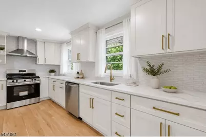33 Lotz Ave, North Haledon, NJ 07508 - Photo 8
