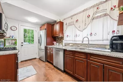 30 Genevieve Ave, Hawthorne, NJ 07506 - Photo 14