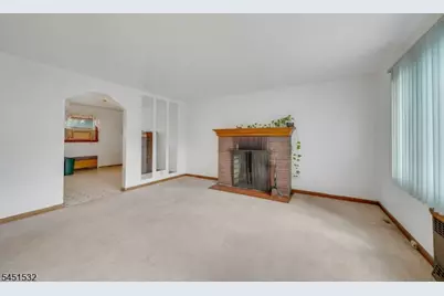 34 Berkeley Ave, Belleville, NJ 07109 - Photo 8