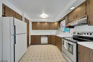 34 Berkeley Ave, Belleville, NJ 07109 - Photo 14