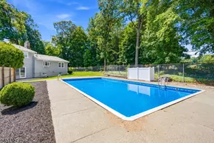 12 Medford Rd, Parsippany, NJ 07950 - Photo 34