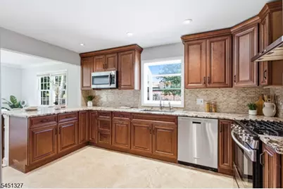 12 Medford Rd, Parsippany, NJ 07950 - Photo 8
