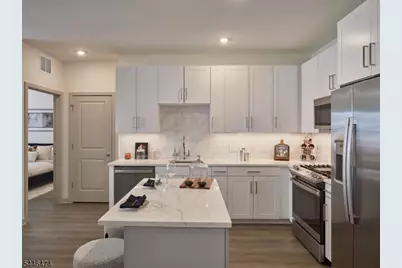100 Eisenhower Pkwy #B1, Livingston, NJ 07039 - Photo 20