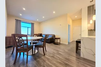 1 Carriage City Plz #1707, Rahway, NJ 07065 - Photo 6