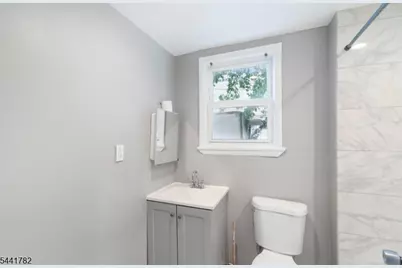 318 Grove St, Newark, NJ 07103 - Photo 8