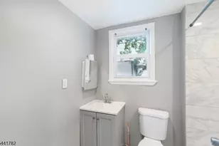 318 Grove St, Newark, NJ 07103 - Photo 8