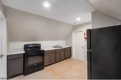 318 Grove St, Newark, NJ 07103 - Photo 24