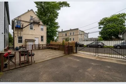 318 Grove St, Newark, NJ 07103 - Photo 28
