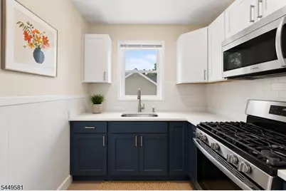 30 Aubrey St #2, Summit, NJ 07901 - Photo 4