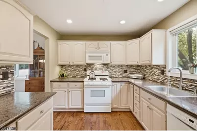33 Fox Tail Ln, Hardyston Township, NJ 07419 - Photo 8