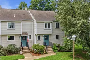 33 Fox Tail Ln, Hardyston Township, NJ 07419 - Photo 2