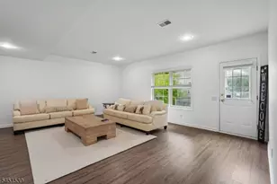 2 Constitution Ln, Totowa, NJ 07512 - Photo 30