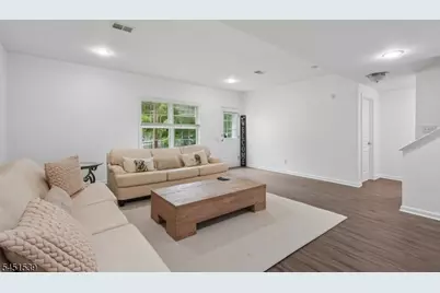 2 Constitution Ln, Totowa, NJ 07512 - Photo 28